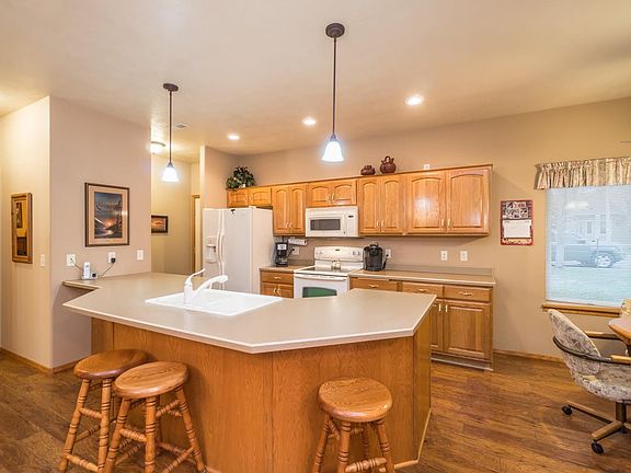 3rd image of 7005 S Hoffman Pl