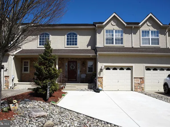 53 Glacier Dr, Berlin, NJ 08009