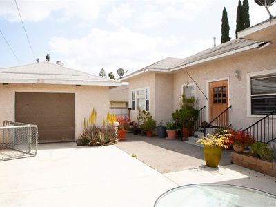 6735 Varna Ave, Van Nuys, CA, 91401