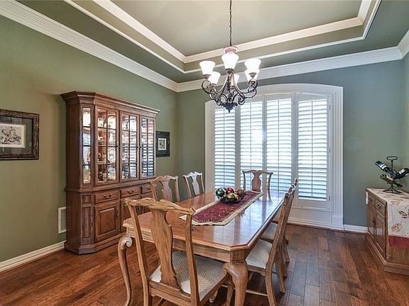 3rd image of 7117 Lakes End Ct
