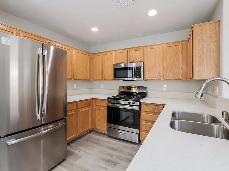 10445 Mihela Ave — Photo 8