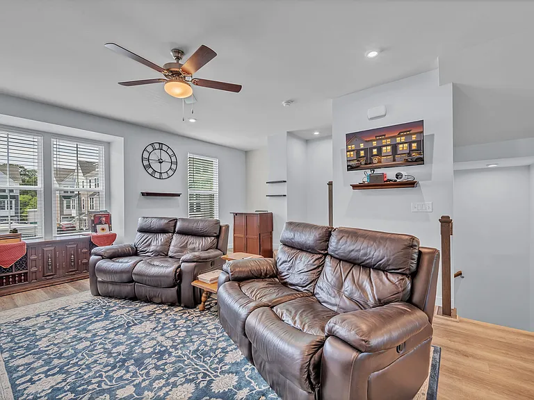 589 Westport St — Photo 30