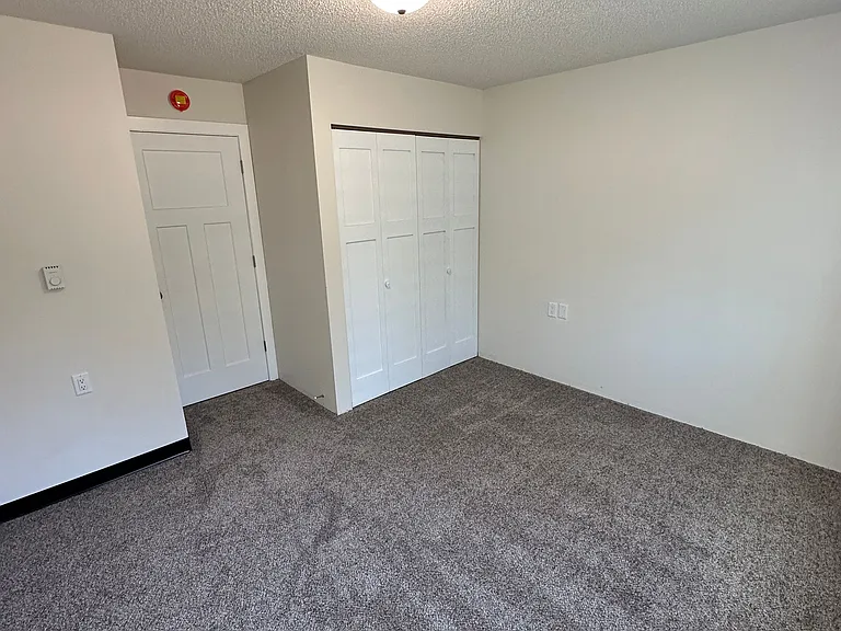 200 12th Ave NE #2 — Photo 7