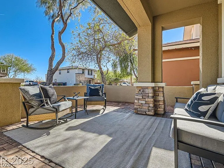 5873 Skyfall Ct — Photo 3