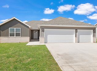 2425 Cheri Dr, Bolivar, MO 65613