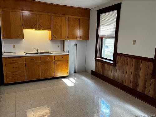 2nd image of 127 Farmington Ave #1S