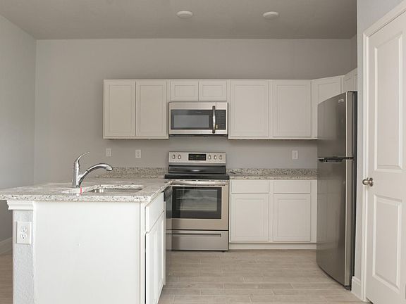 4th image of 7204 Savannah Dr