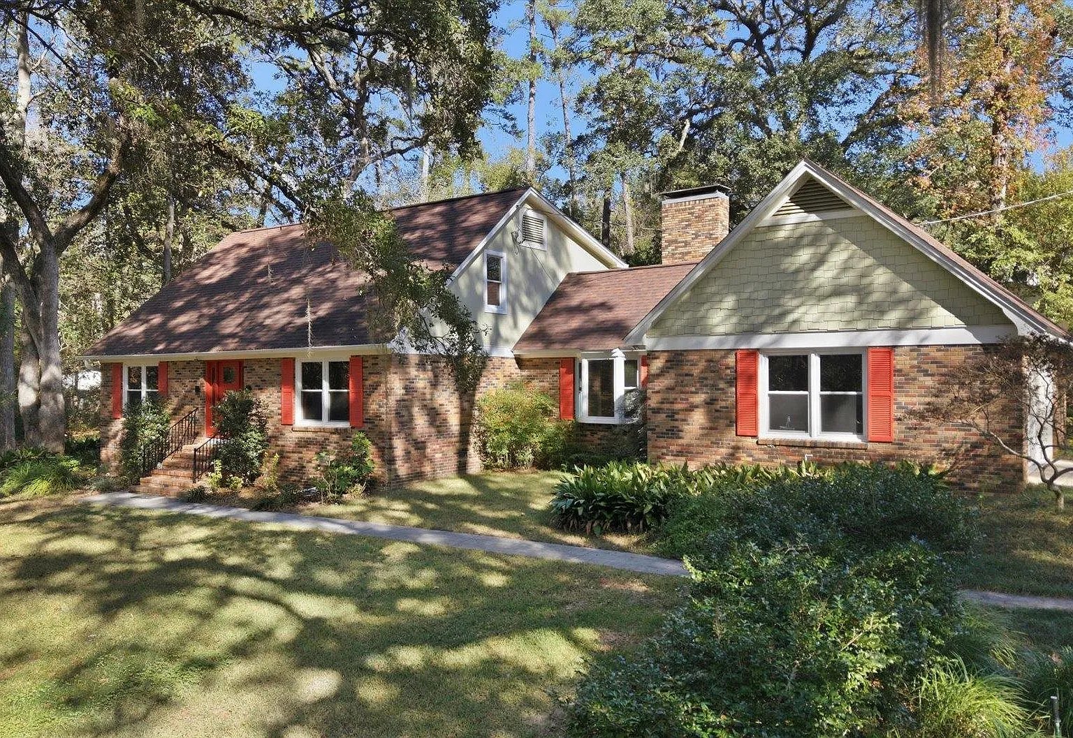 4 bed, 2416 sqft, $3,200 — Photo 3
