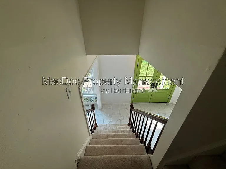 428 Ingleside Dr — Photo 34