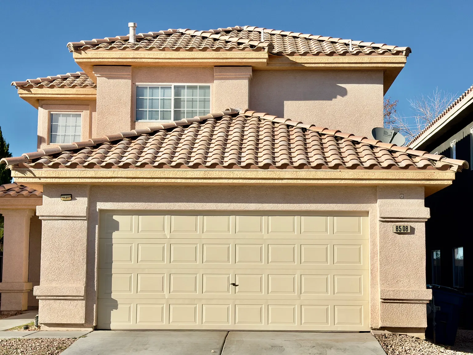 4 bed, 2374 sqft, $2,490 — Photo 1