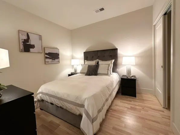 400 Claremont Avenue image 105 of 130