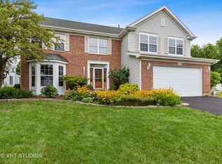 220 Prairieview Ave, Grayslake, IL 60030