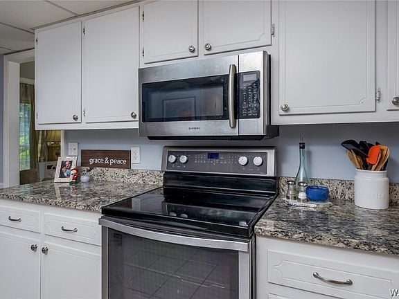 5th image of 5611 Redbud Ln
