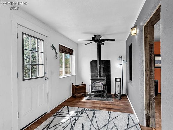 3rd image of 1301 Poplar Ave