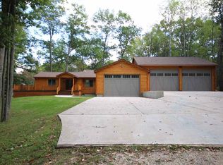 125 Lake Shore Dr, Roscommon, MI 48653