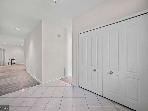 4th image of 351 Chanticleer Dr