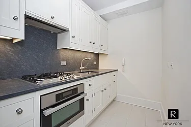 Rented by R New York