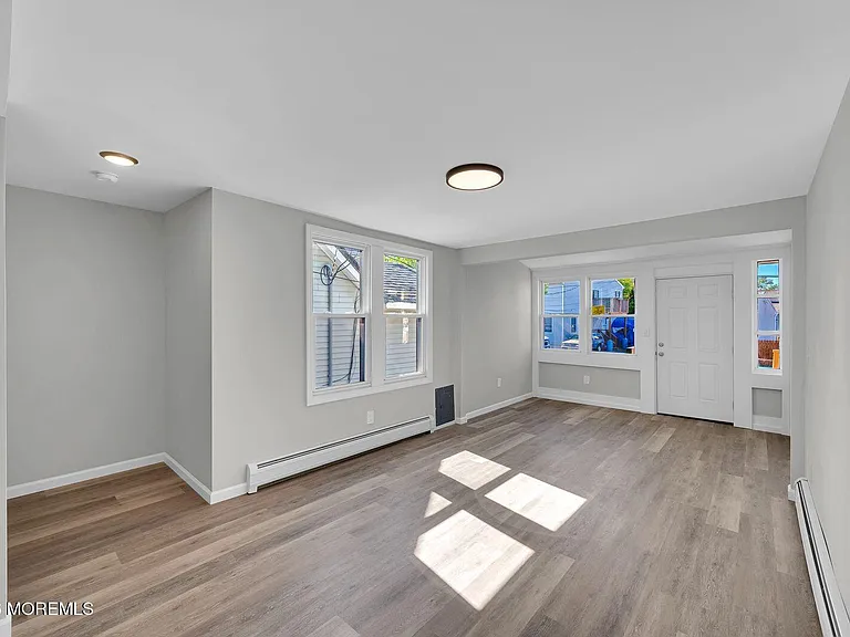3 Monmouth Ave — Photo 9