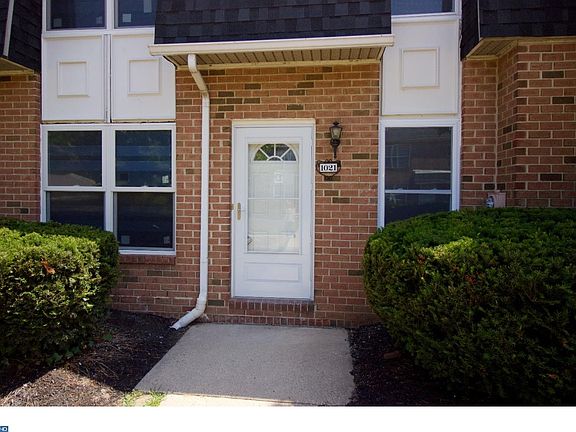 2nd image of 1021 Harbour Dr