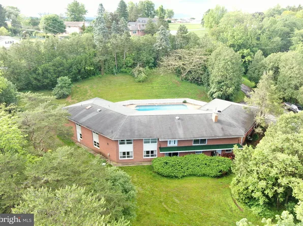 25 Sheffield Dr, Chambersburg, PA 17201