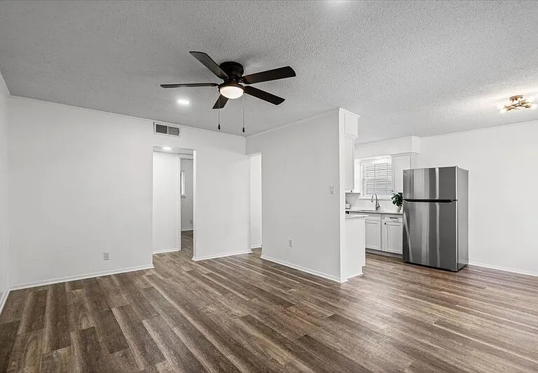 3415 Willowrun Dr #D — Photo 3