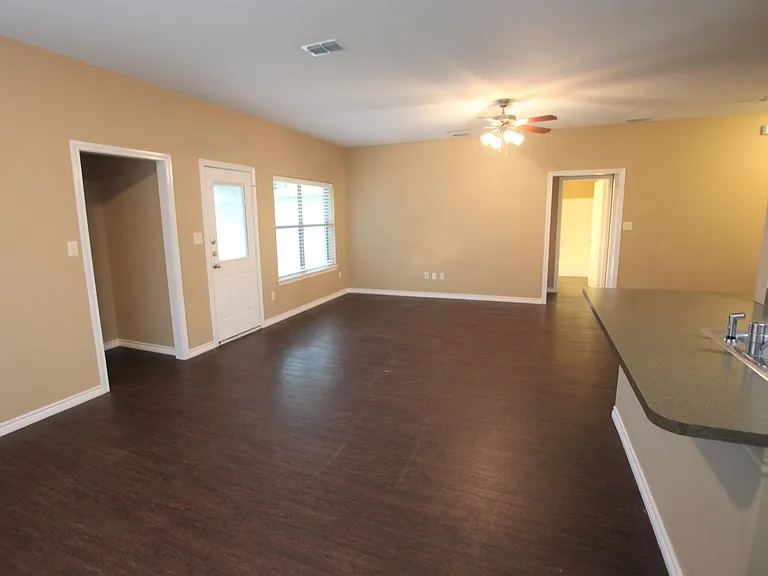 19401 King Ranch Dr — Photo 6