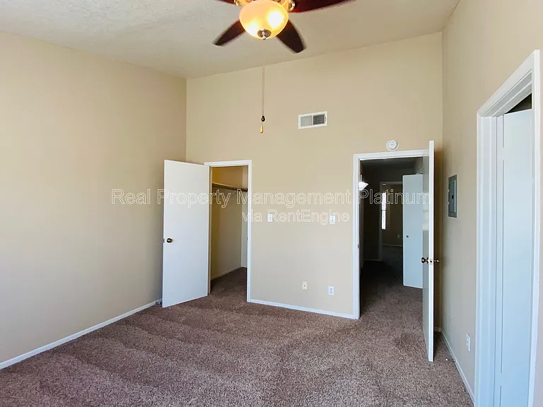 8153 N Cedar Ave #212 — Photo 24