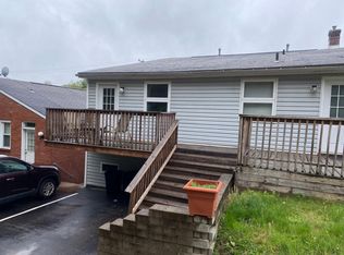 3153 Library Rd APT 2, Pittsburgh, PA 15234