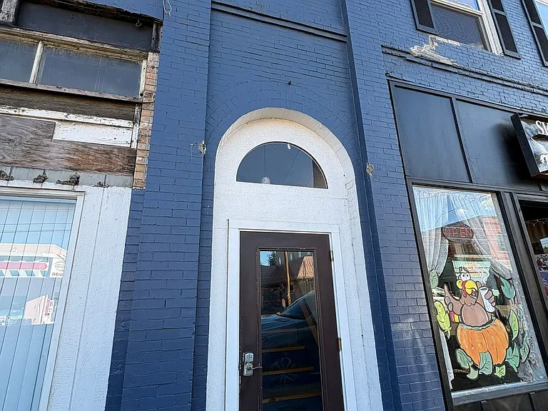 157 NE Main St — Photo 1