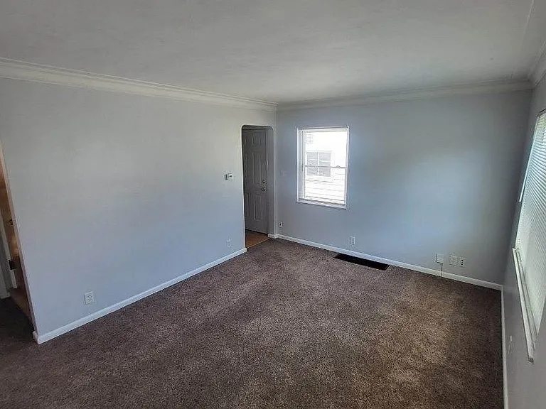 2954 Penrose Ave — Photo 3