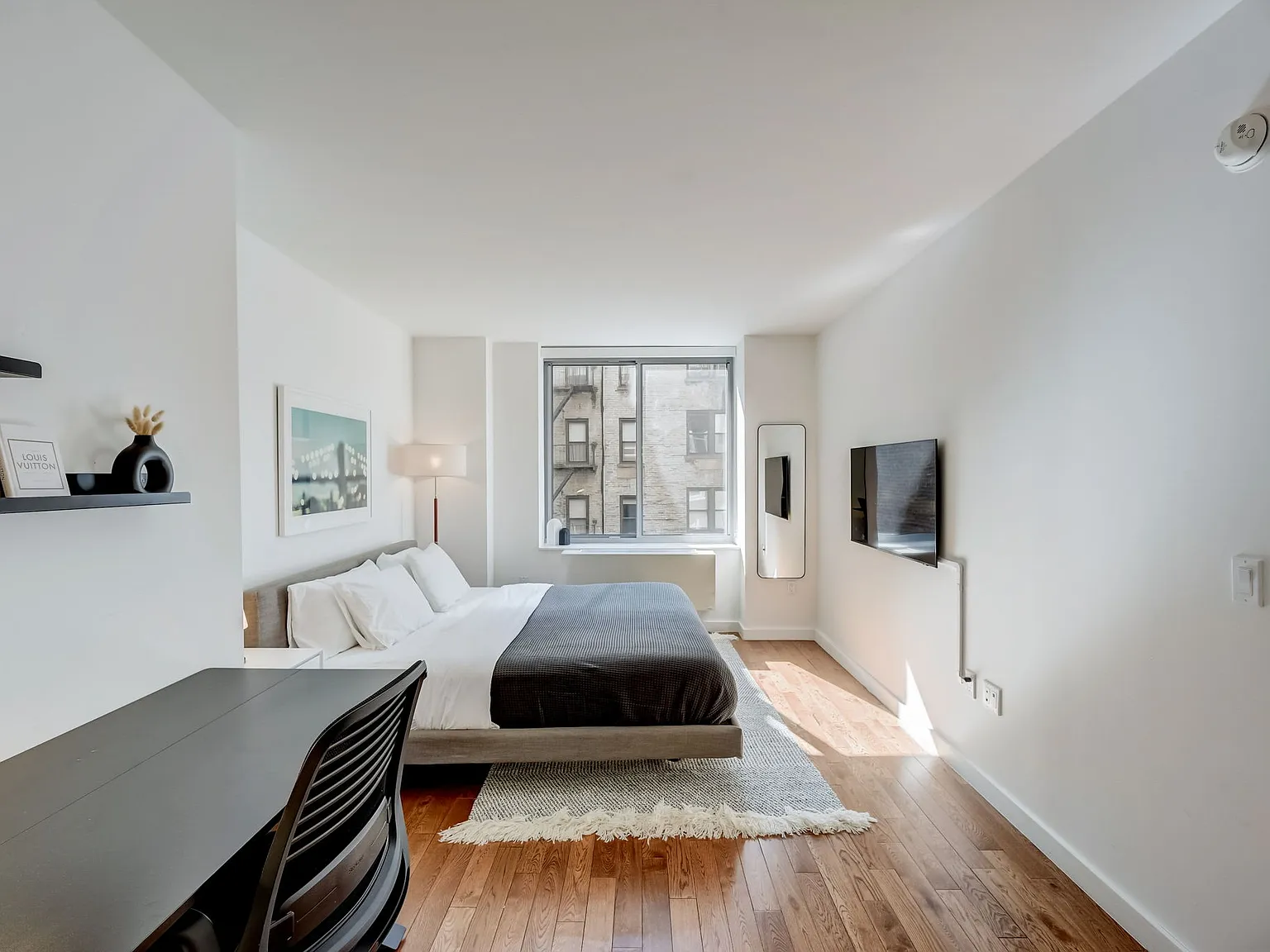 260 West 26th Street — Photo 4