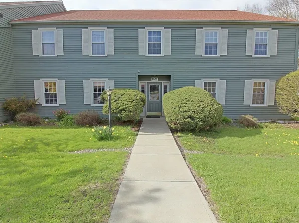 29 Twin Oaks Terrace, South Burlington, VT 05403