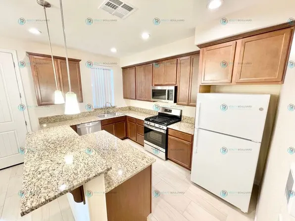 907 W End St, Carson City, NV 89701