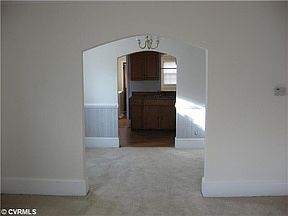 3rd image of 430 Roslyn Ave