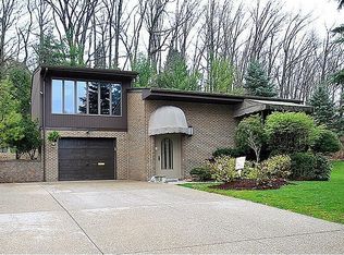 826 Missionary Dr, Pittsburgh, PA 15236