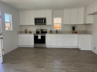 1115B S Washburn Ave, Corona, CA 92882