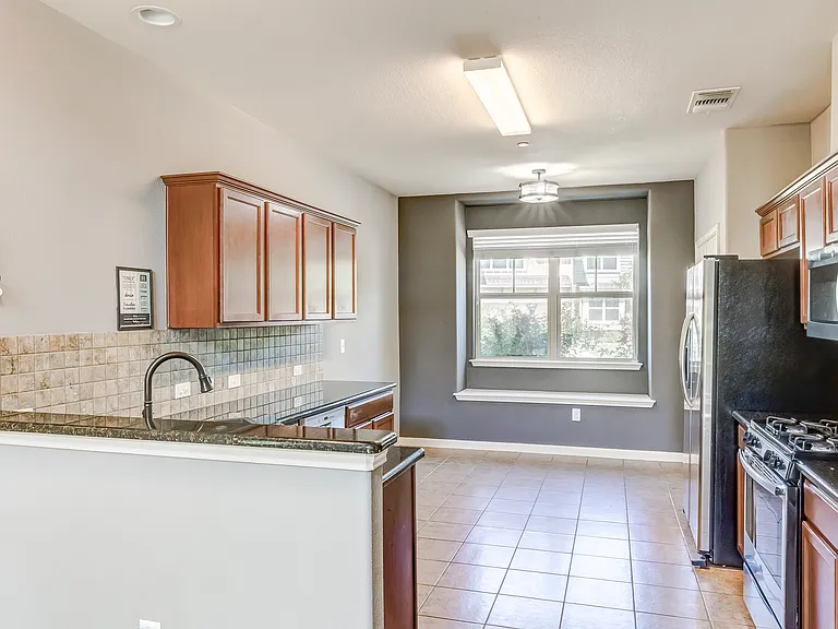 1620 Bryant Dr #904 — Photo 4
