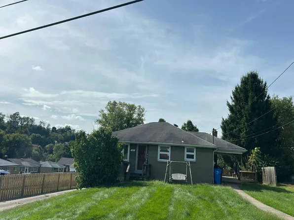 1060 N Whitmore Rd, Irwin, PA 15642