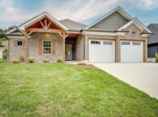 730 Gardenia Dr, Johnson City, TN 37615