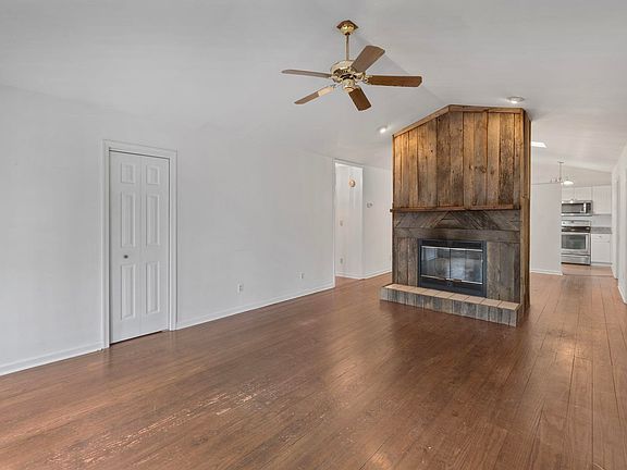 4th image of 6 Pinehurst Rd