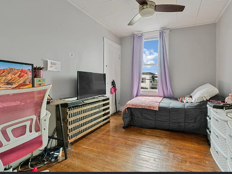 46 Pleasant St #2 — Photo 4
