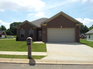 200 Noah Ct, Vine Grove, KY 40175