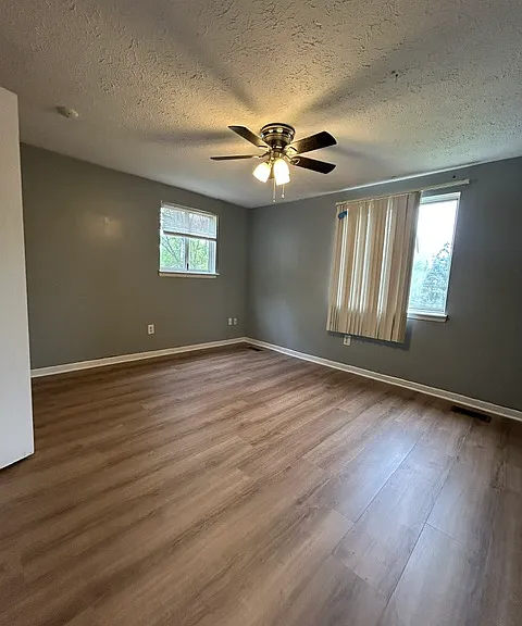 3170 E Lake Lansing Rd — Photo 12