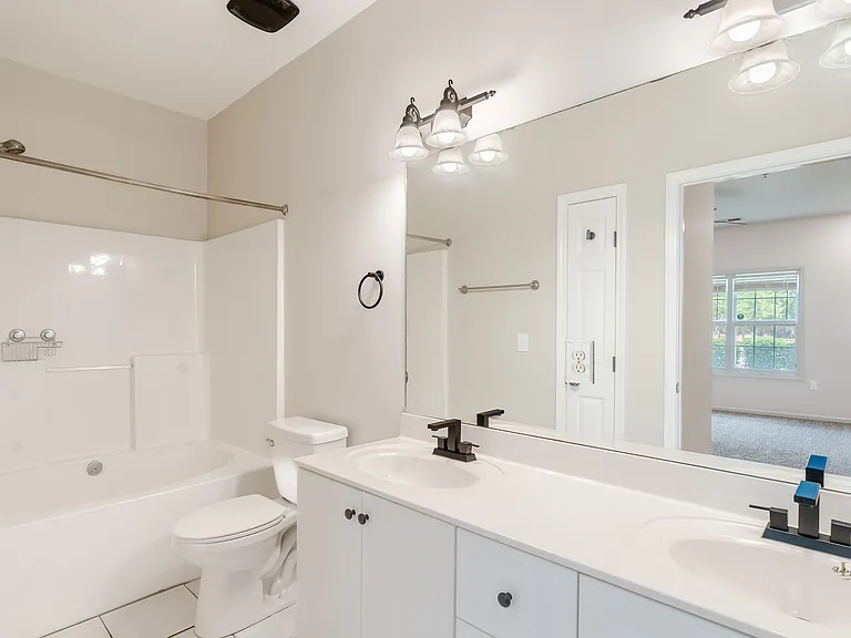 635 Marshtree Ln #105 — Photo 11