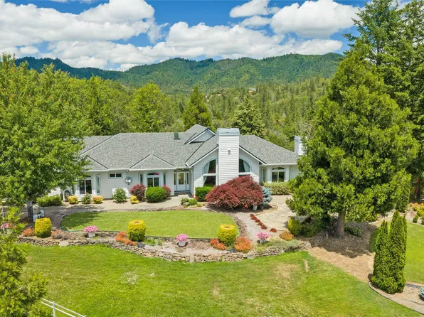 764 Jess Way, Grants Pass, OR 97526