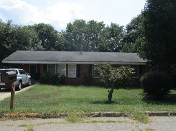 21 Cherokee St, Newnan, GA 30263