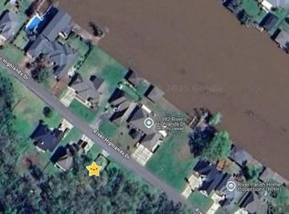 124 River Highlands Dr, Saint Amant, LA 70774