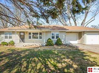 3701 Aurora Dr, Omaha, NE 68134