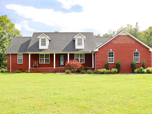 2nd image of 4693 Shelbyville Rd