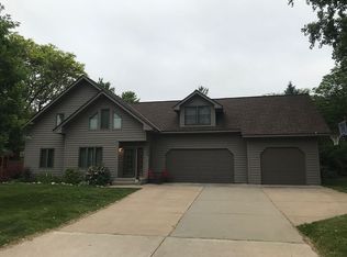 1669 Celia Rd, Mendota Heights, MN 55118